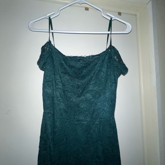 Emerald Green Windsor formal dress - Picture 2 of 5